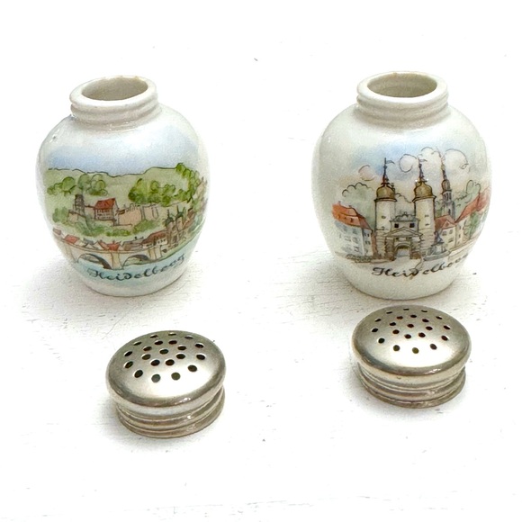 Pair of Vintage Salt & Pepper Shakers HEIDELBERG Germany Handpainted Porcelain - Picture 2 of 13